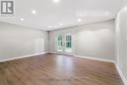 LOWER - 360 CHANTENAY DRIVE , Mississauga, Ontario L5A 1E7 3