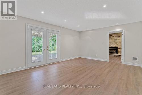 LOWER - 360 CHANTENAY DRIVE , Mississauga, Ontario L5A 1E7 4