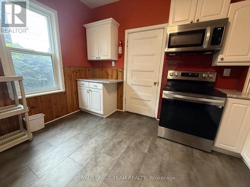 60 HERRIDGE STREET , Ottawa, Ontario K1S 0G9 5