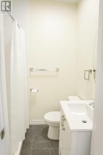303 - 198-200 QUEEN STREET W , Toronto, Ontario M5V 1Z2 3
