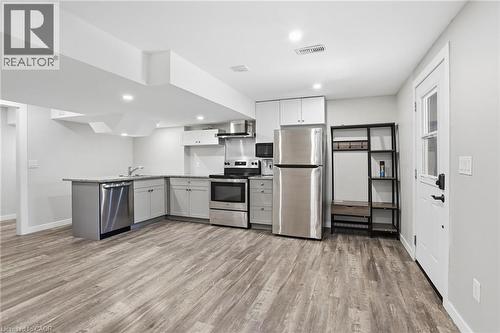 43 FLEMING Crescent Unit# Lower , Caledonia, Ontario N3W 0C3 2