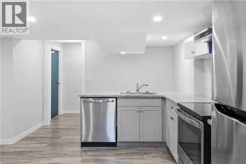43 FLEMING Crescent Unit# Lower , Caledonia, Ontario N3W 0C3 4