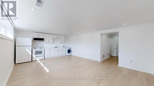 BASEMENT/STUDIO - 118 CLIFTON AVENUE , Toronto, Ontario M3H 4L3 3
