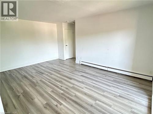 54 COUNTRY HILL Drive Unit# 318 , Kitchener, Ontario N2E 1R7 5