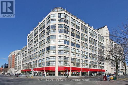 633 - 222 THE ESPLANADE  Toronto, ON M5A 4M8