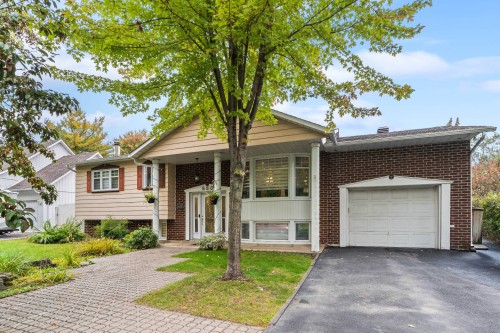 880 Rue Bergeron  Sainte-Thérèse, QC J7E 4W8