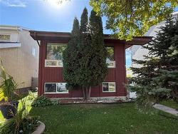 7 Gimli PL  Winnipeg, MB R2R 2B8