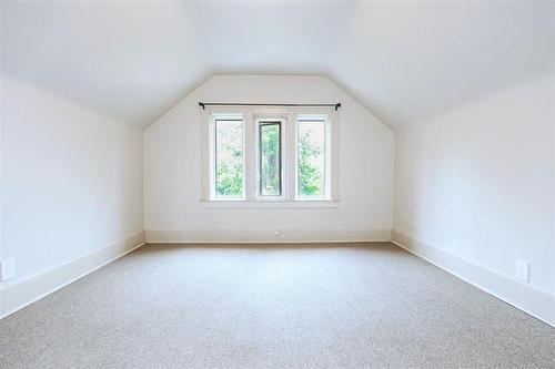 866 Banning St, Winnipeg, MB 