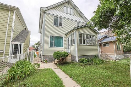 866 Banning St, Winnipeg, MB 