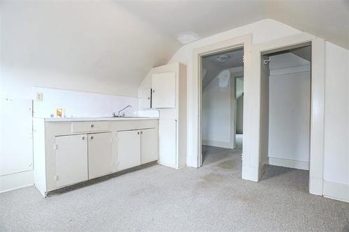 866 Banning St, Winnipeg, MB 