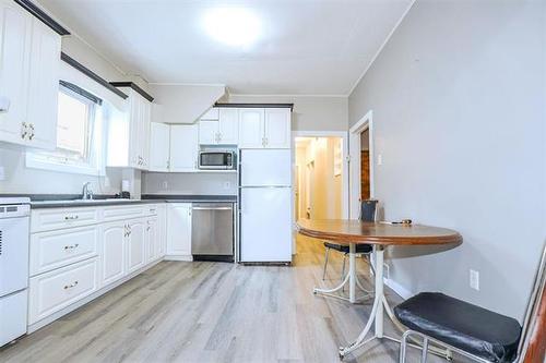 866 Banning St, Winnipeg, MB 