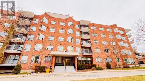 207 - 300 KEATS WAY , Waterloo, Ontario N2L 6E6 3