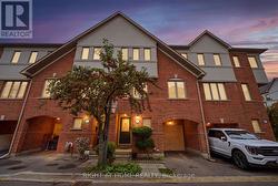 2 - 23 WEST DEANE PARK DRIVE Toronto, ON M9B 2R5