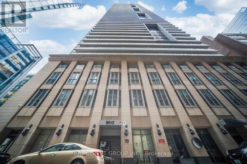 712 - 70 TEMPERANCE STREET , Toronto, Ontario M5H 4E8 2
