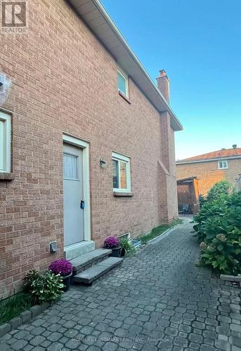69 HAZELMERE DRIVE , Richmond Hill, Ontario L4B 1W8 3