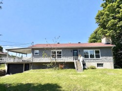 1212 Ch. du Lac-Écho  Prévost, QC J0R 1T0