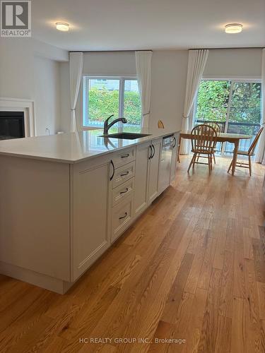 51 DANIELLE MOORE CIRCLE , Toronto, Ontario M1P 0G9 2