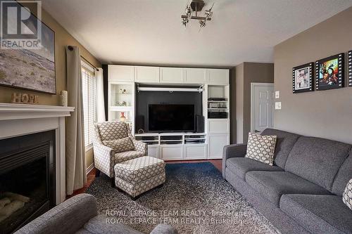 207 BURNABY DRIVE , Ottawa, Ontario K2S 0K1 2