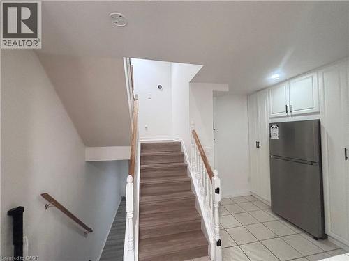 211 VERONICA Drive Unit# B24 , Kitchener, Ontario N2A 2R9 5