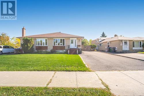61 AVONDALE BOULEVARD , Brampton, Ontario L6T 1H1 4