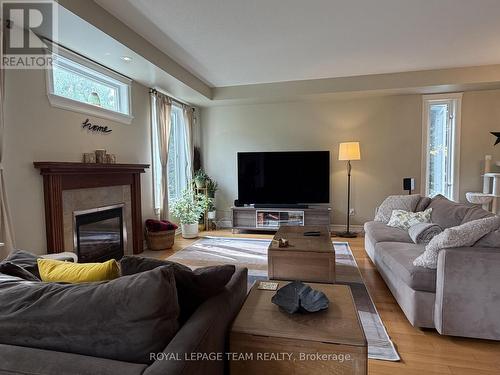 251 TOFINO PRIVATE , Ottawa, Ontario K2M 0B1 5