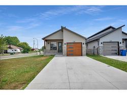 95 IRONWOOD Trail  Chatham, ON N7M 0A5