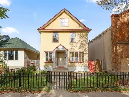 905 Winnipeg Ave, Winnipeg, MB 