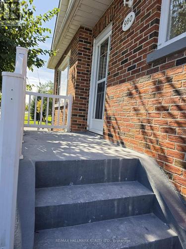980 GLEN STREET , Oshawa, Ontario L1J 3V1 2