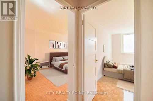 907 - 10 SHALLMAR BOULEVARD , Toronto, Ontario M5N 1J4 2
