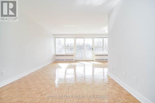 907 - 10 SHALLMAR BOULEVARD , Toronto, Ontario M5N 1J4 3