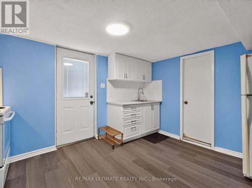 5 MANDARIN ROAD , Toronto, Ontario M1M 1W2 4