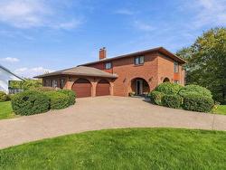 20 Bayswater Road  Dartmouth, NS B2W 4E1