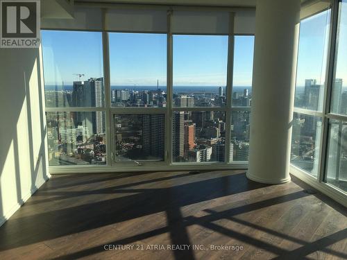 4215 - 45 CHARLES STREET E , Toronto, Ontario M4Y 0B8 2