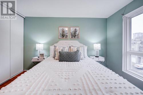 8 Rusty Crest Way, Toronto, ON 