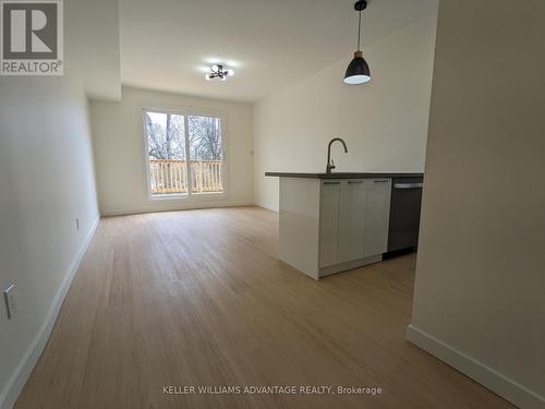 UPPER - 113 WOODBINE AVENUE , Toronto, Ontario M4L 3P1 2