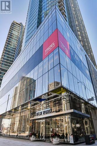 2608 - 10 YORK STREET , Toronto, Ontario M5J 0E1 3