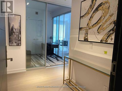 5002 - 488 UNIVERSITY AVENUE , Toronto, Ontario M5G 0C1 3