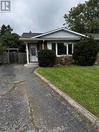 23 FAIRLAWN CRESCENT  Welland (Prince Charles), ON L3C 5Z2