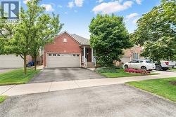 80 VINIFERA Drive Grimsby, ON L3M 5S6