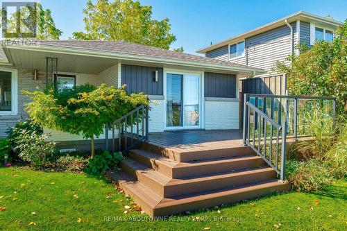 UPPER - 71 LAKESIDE DRIVE , Grimsby, Ontario L3M 2L4 5