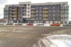 404-2020 Rue Lucien-Thimens  Montréal (Saint-Laurent), QC H4R 0T2