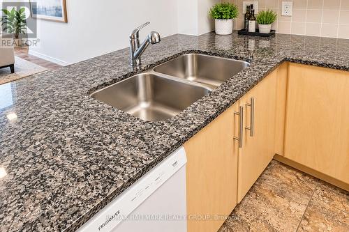 302 - 200 LETT STREET , Ottawa, Ontario K1R 0A7 5