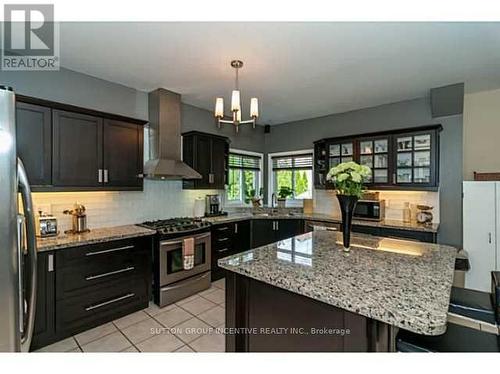 4 BLUEWATER TRAIL , Barrie, Ontario L4N 0G6 4