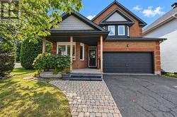8 COLINDALE AVENUE Ottawa, ON K2J 4V6