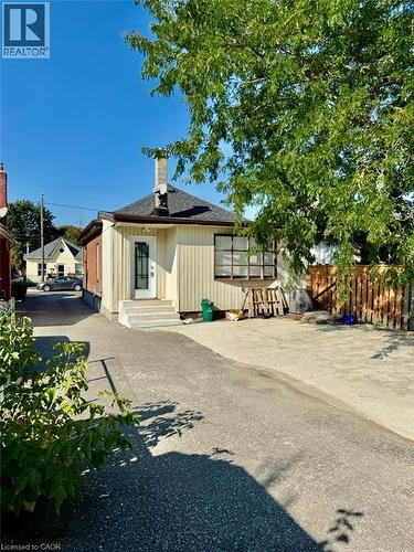 311 MARLBOROUGH Street , Brantford, Ontario N3S 4T8 5
