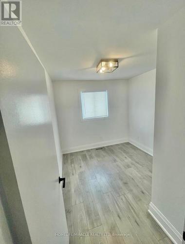 21 ECCLESTONE DRIVE , Brampton, Ontario L6X 3N7 4
