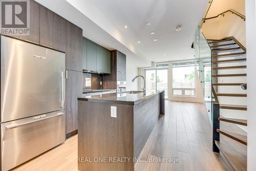 42 SONIC WAY , Toronto, Ontario M3C 0P3 4