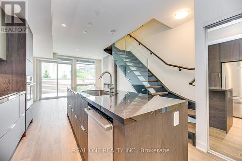 42 SONIC WAY , Toronto, Ontario M3C 0P3 5