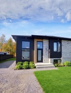 812 Rue Monique-Saint-Pierre  Trois-Rivières, QC G8V 0J5