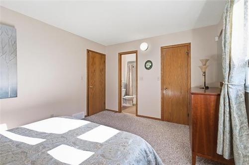 174 Foxmeadow Dr, Winnipeg, MB 